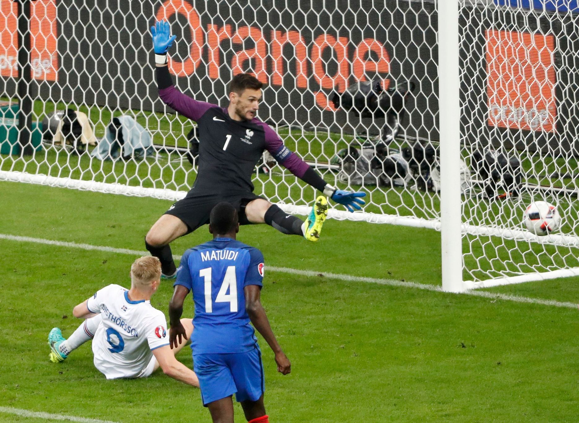 Euro 2016, Francie-Island: Kolbeinn Sigthórsson dává gól na 4:1