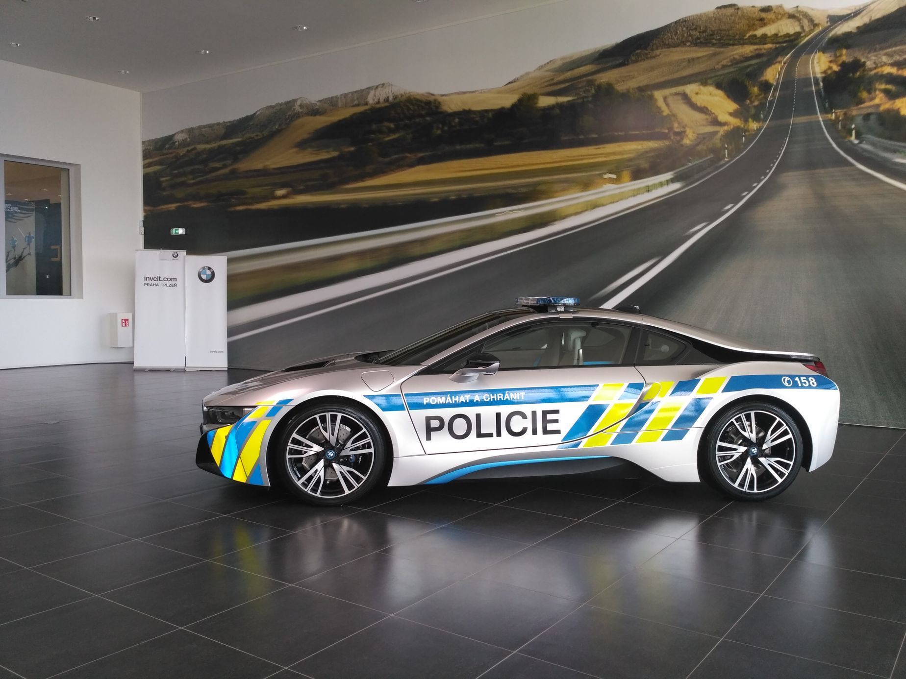 Policejní BMW i8