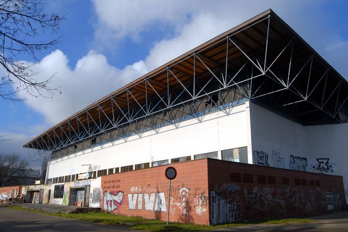 Zimní stadion Za Lužánkami, devastace v roce 2008