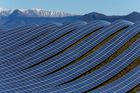 Solární elektrárna ležící na jihovýchodě Francie v provincii Alpes-de-Haute je tvořená 112 780 solárními panely.
