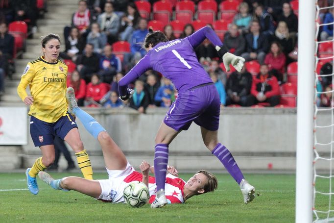 Liga mistryň, Slavia - Arsenal: Olivie Lukášová