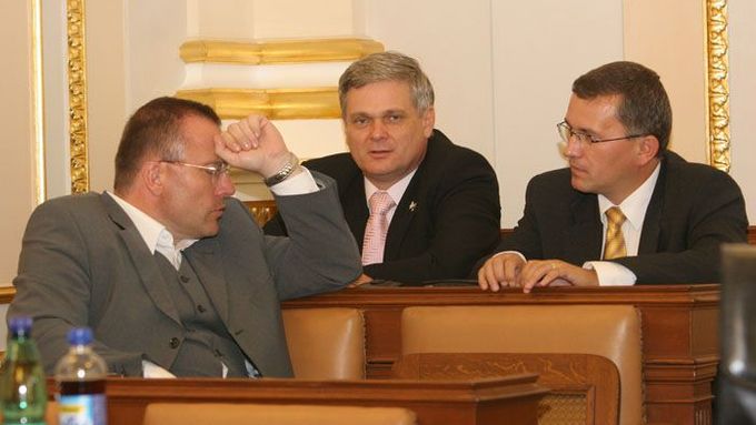 Vlastimil Tlustý (in the middle) with two members of the internal faction - Juraj Raninec (right) and Jan Klas (left)