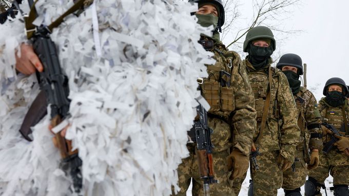 Ukrajinští vojáci bojují ve válce s Ruskem.