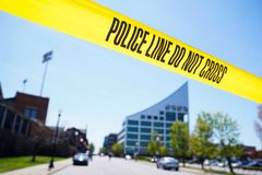 Zaměstnanec banky v Louisville zastřelil pět kolegů, zranil osm dalších lidí