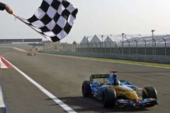 GP Bahrajnu vyhrál obhájce Alonso