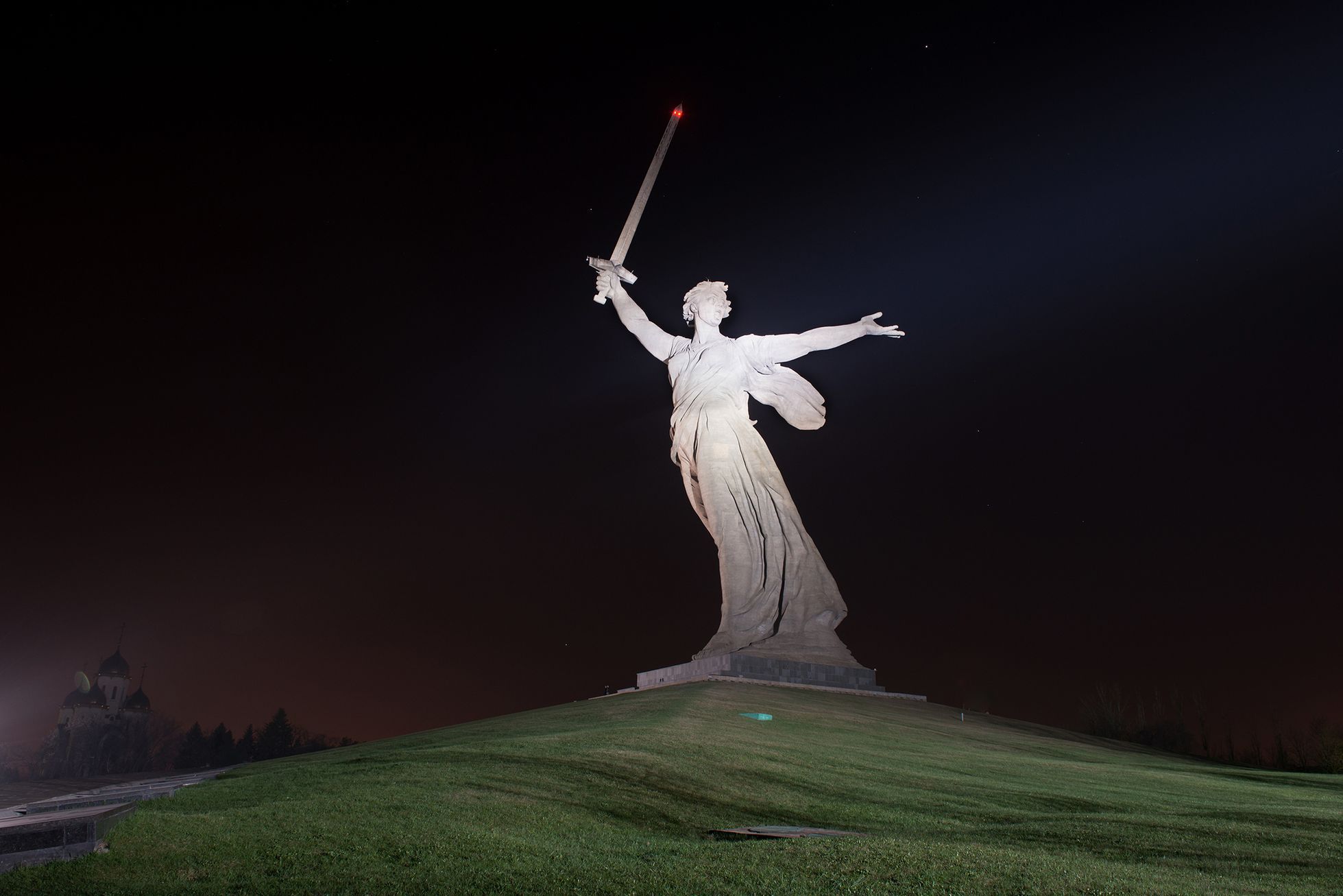 Fotogalerie / Nejvyšší sochy světa / 9_Rodina-Mat' Zovyot! (The Motherland Calls)_Russia_85m