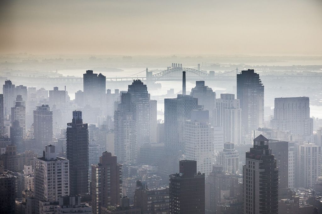 Foto: Podívejte se, jak smog zahaluje život ve městech - USA