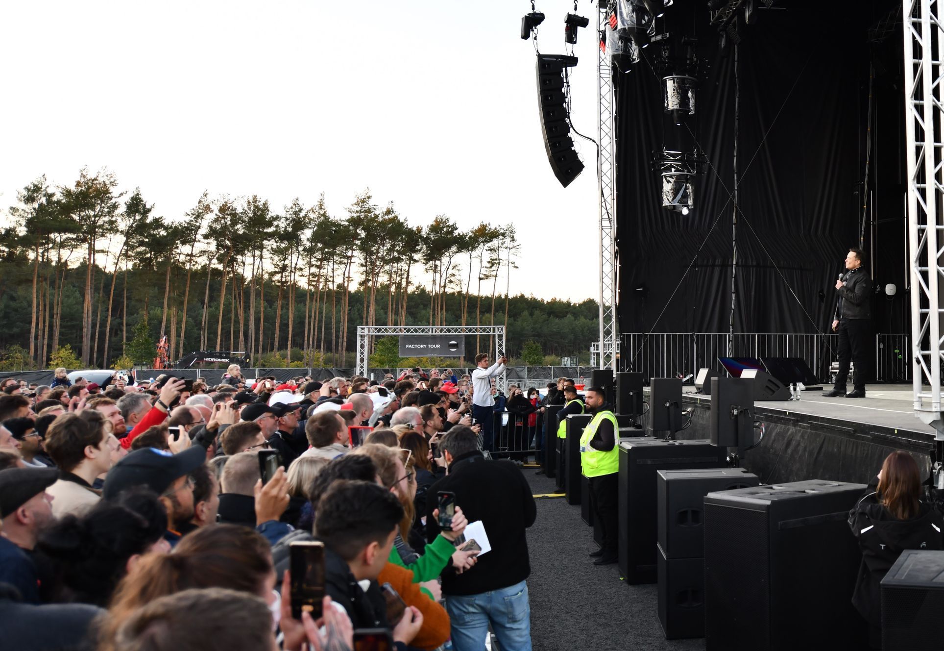 Tesla Gigafactory Berlín Giga Fest říjen 2021