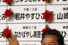 Voliči zatřásli Japonskem. Poprvé vyhrála levice