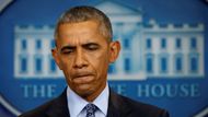 Obama obsáhle obhajoval své rozhodnutí zkrátit trest 35 let vězení pro Chelsea Manningovou, která ještě jako vojín Bradley Manning poskytla serveru WikiLeaks přes 700 000 utajovaných armádních a diplomatických dokumentů.