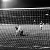 Mistrovství Evropy 1976: Finále ČSSR - NSR: Panenka proměňuje penaltu proti Seppu Maierovi
