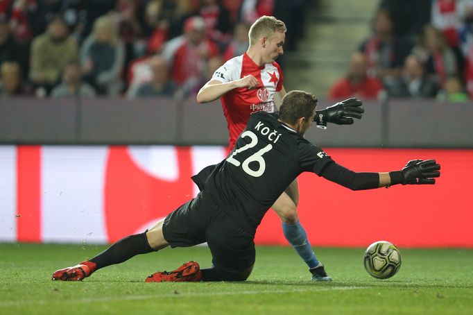 Petr Ševčík a Ondřej Kočí v zápase 13. kola FL Slavia - Příbram