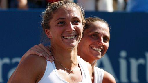Italský pár Erraniová - Vinciová ve finále porazily Česky Hlaváčkovou a Hradeckou.