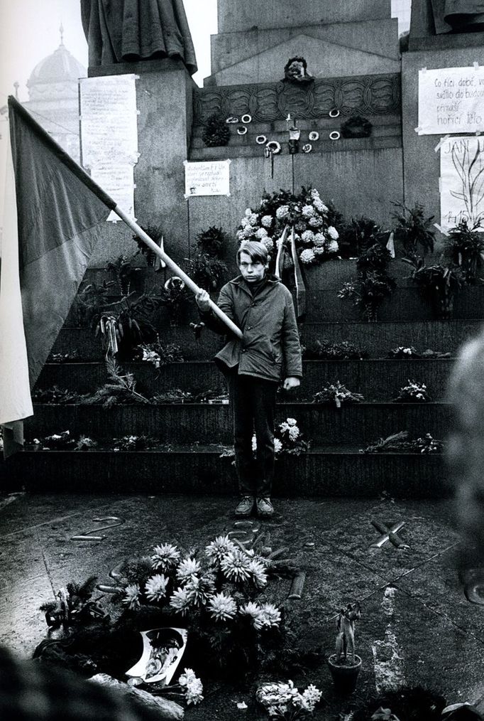 Nejen v Praze, ale i po celém Československu se konala smuteční shromáždění, kde lidé vyjadřovali solidaritu s důvody, které Jana Palacha vedly k jeho činu.