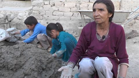 Vdovy osídlily pahorek nad Kábulem a prolamují místní tabu