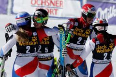 Švýcarští lyžaři vyhráli poprvé závod družstev