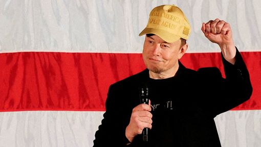 Americký miliardář Elon Musk na shromáždění na podporu Donalda Trumpa, 17. října 2024, Pensylvánie