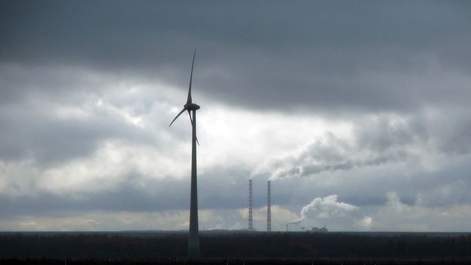 Globální energetický výhled je ovlivňován geopolitickou nejistotou a tím, že vlády upřednostňují cenovou dostupnost a bezpečnou energii před plněním cílů Pařížské dohody.
