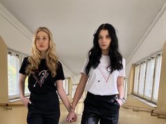 Bývalé pacientky z dětské psychiatrie Sára a Natálie se staly tvářemi projektu (ne!)ZÁVISLÁ.