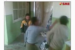 Za policejní týrání dětí na Slovensku padly první hlavy