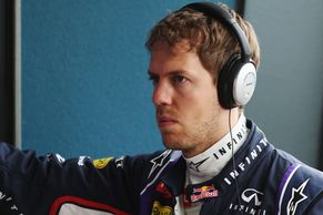 FOTO Vettel v Austrálii pohořel, mladíci měnili historii