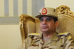 Nejmocnější muž Egypta varoval před přílišnou demokracií