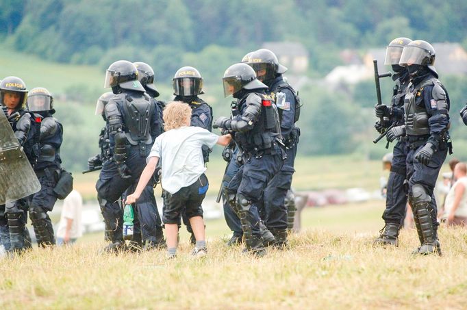 CzechTek 2005 byla legendární technoparty u Mlýnce, kterou ukončil kontroverzní policejní zásah. Ten vyvolal širokou veřejnou a politickou reakci.