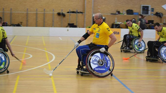 Rostislav Pohlmann je sedminásobným paralympijským medailistou. Kromě atletiky, kde posbíral cenné kovy na největší sportovní akci, se věnuje také basketbalu na vozíku.