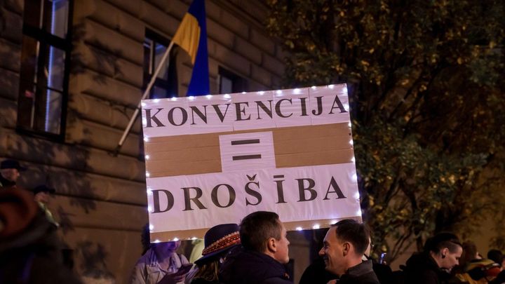 Istanbulská úmluva znovu rozděluje. První evropská země teď rozhodla o deratifikaci