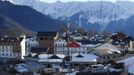 The mountain athletes village for the Sochi 2014 Winter Olympics is seen under construction at the plateau of Rosa Khutor, near Sochi February 14, 2013. Although many complexes and venues in the Black Sea resort of Sochi mostly resemble building sites that are still under construction, there is nothing to suggest any concern over readiness. Construction will be completed by August 2013 according to organizers. The Sochi 2014 Winter Olympics opens on February 7, 2014. REUTERS/Kai Pfaffenbach (RUSSIA - Tags: BUSINESS CONSTRUCTION CITYSCAPE ENVIRONMENT SPORT OLYMPICS) Published: Úno. 14, 2013, 9:21 dop.