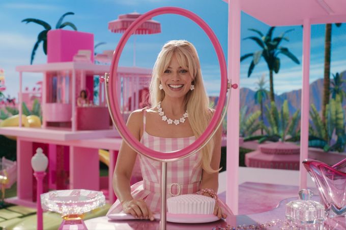 Margot Robbie v roli Barbie.