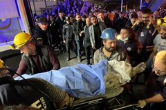 Počet obětí po výbuchu v uhelném dole v Turecku stoupl na 40