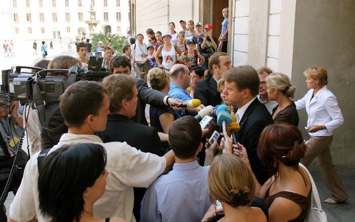 Martin Bursík odpovídá novinářům po jednání s prezidentem