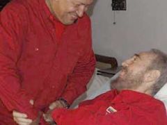 Nemocnému Castrovi přál hodně zdraví i jeho blízký přítel, venezuelský prezident Hugo Chávez