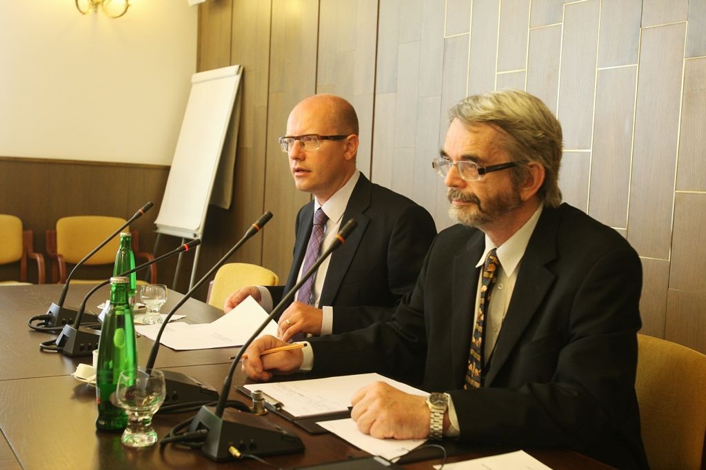 Jednání o rozpuštění sněmovny