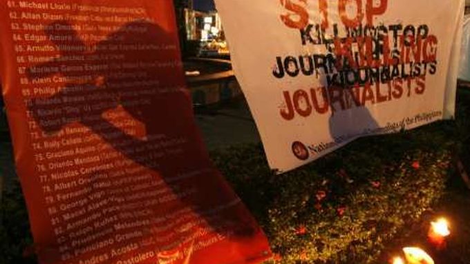 "Přestaňte zabíjet novináře," dožadovali se dnes u příležitosti Světového dne svobody tisku mediální pracovníci na Filipínách. Od roku 1986 tam podle Národního svazu novinářů zahynulo 88 žurnalistů