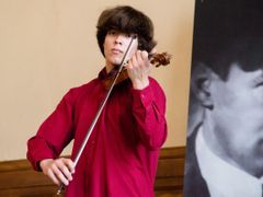 Filip Zaykov coby absolutní vítěz 19. ročníku Mezinárodní houslové soutěže Mistra Josefa Muziky.
