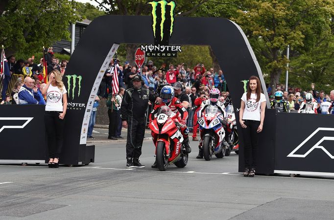 Tourist Trophy 2015: start