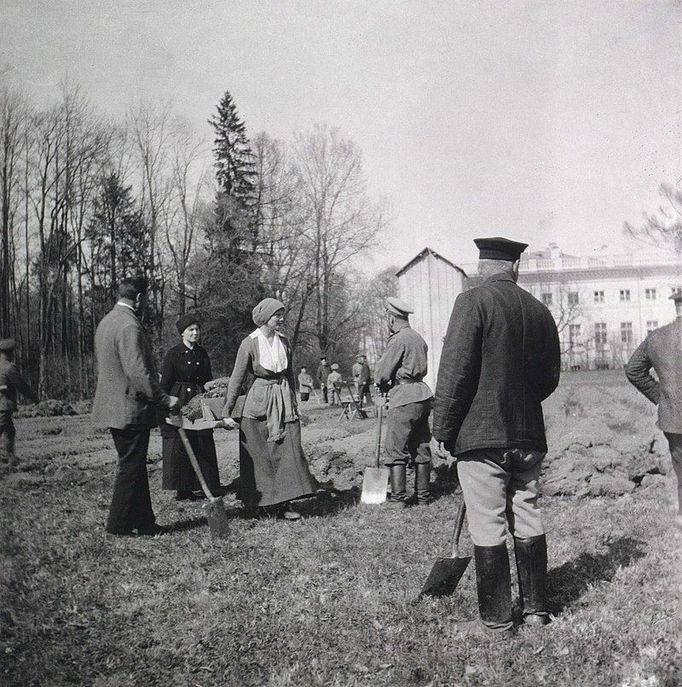 Výročí 100. let od vyvraždění carské rodiny Romanovců bolševiky, které odehrálo v noci ze 16. na 17. července roku 1918 ve sklepě Ipaťjevova domu v ruském Jekatěrinburgu.