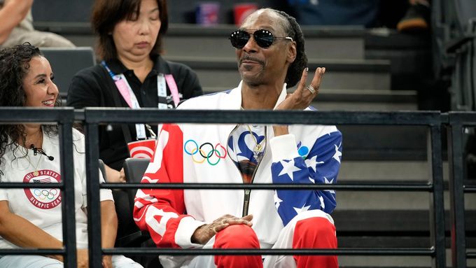 Rapper Snoop Dog na pařížské olympiádě v červenci 2024.