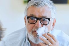 Detaily pohřbu Jiřího Bartošky. Vláda jedná o státních poctách