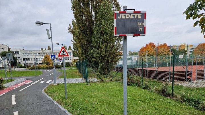 Radar, který měří rychlost dětí, i červené patníky. Nejzajímavější dopravní hřiště; Zdroj foto: Jan Matoušek