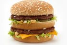 Big Mac navozuje podobné stavy jako opiáty, varují výživoví odborníci