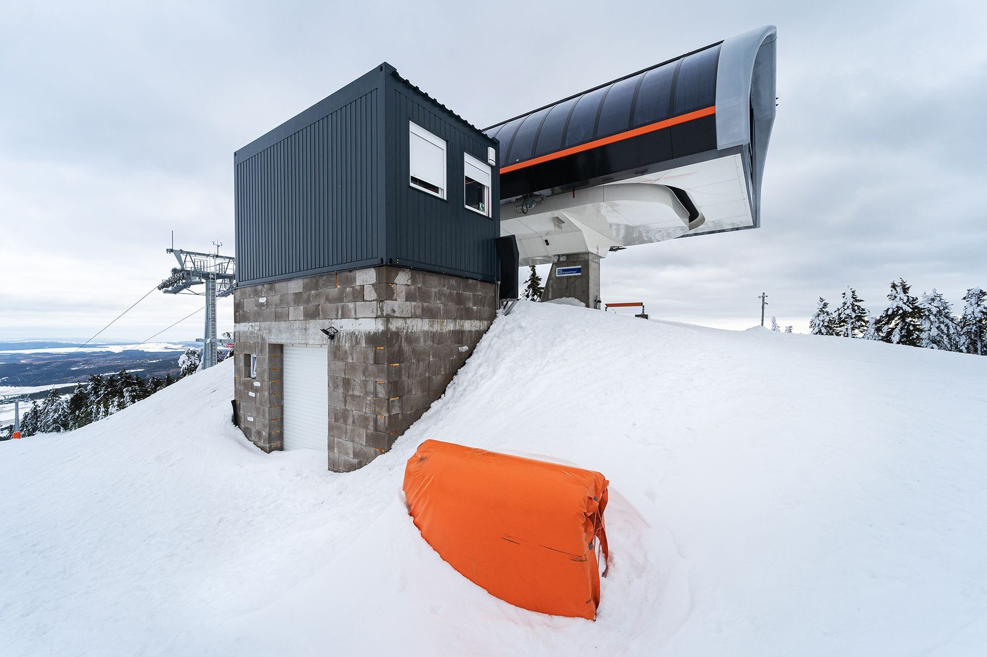 Koronavirus, leden 2021 - prázdné sjezdovky v Krušných horách, Klínovec