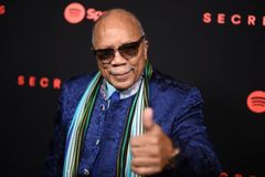 Producent Quincy Jones slaví 85. narozeniny. V rozhovoru pomluvil kolegy včetně Jacksona a Starra