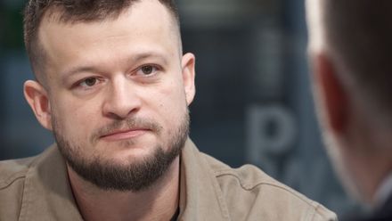 Někteří dobrovolníci čekají od Ukrajinců vděčnost a bílou barvu pleti, říká Hilgart