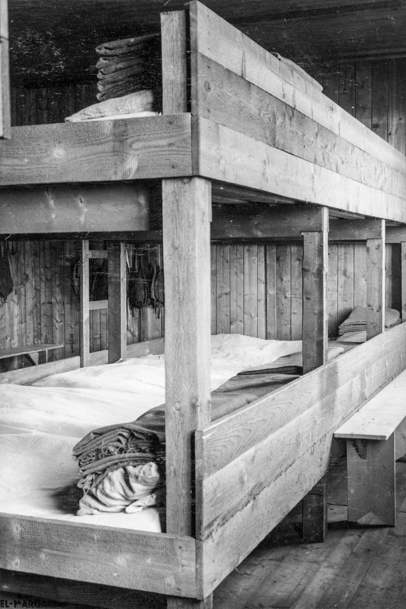 Koncentrační tábor Hradištko a neznámý příběh španělských vězňů, Koncentrační tábor Hradištko, Koncentrační tábor, Benešovsko, historie, Magazín