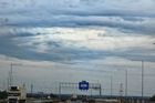 Zvláštní vírový útvar pozorován nad středními Čechami a Prahou