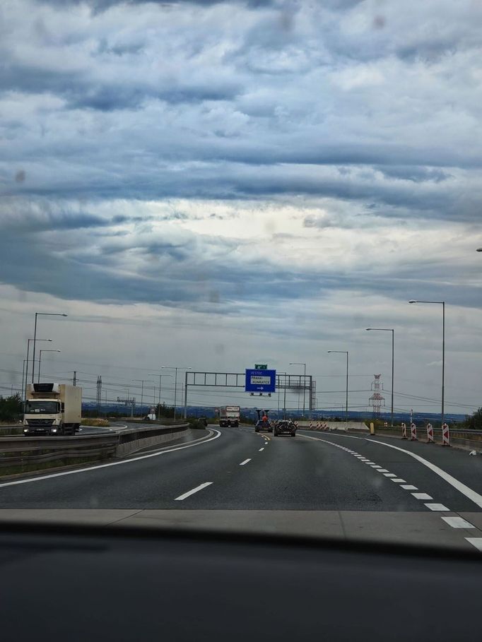 Vírový útvar, zachycený nad Pražským okruhem