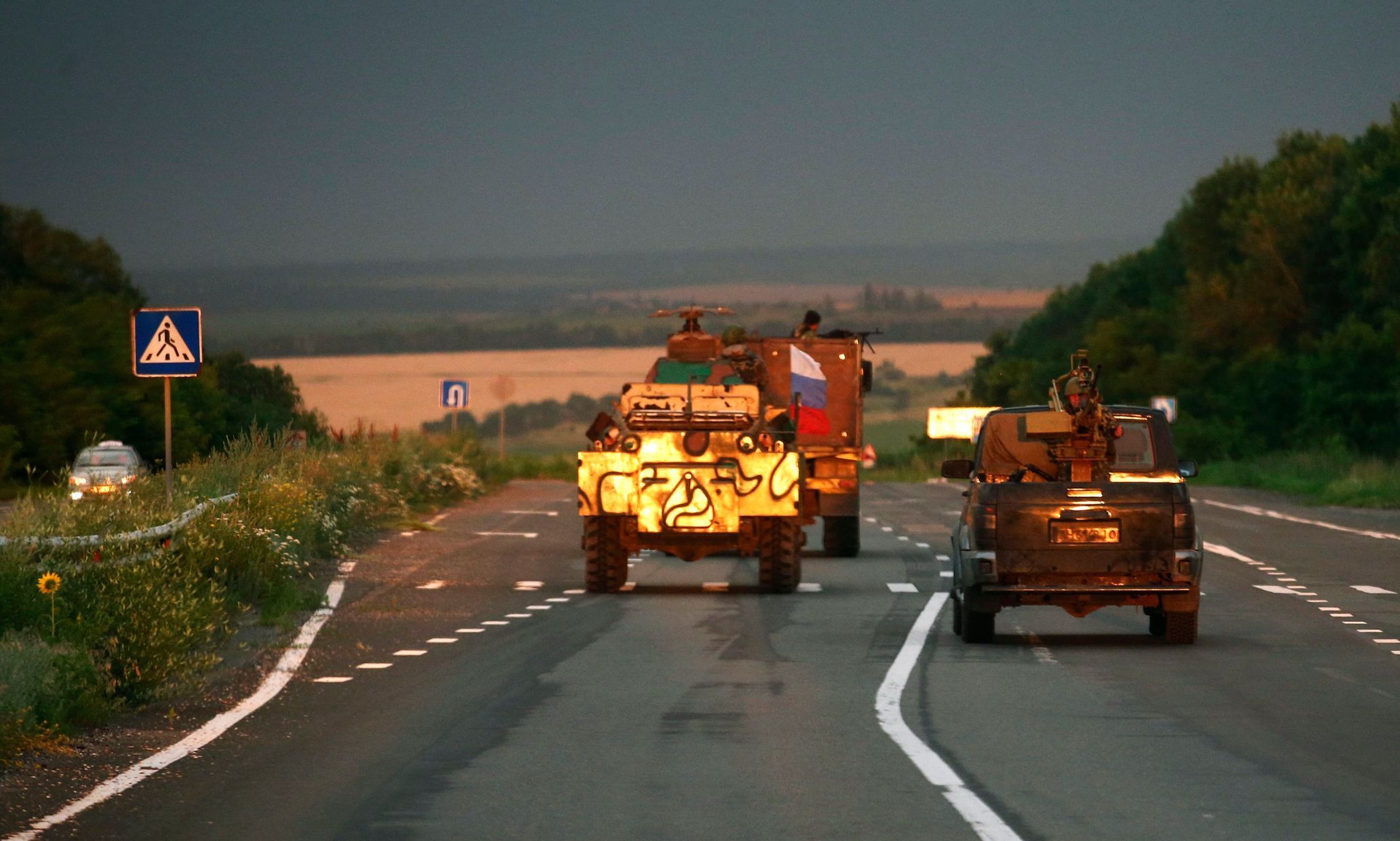 Proruští separatisté na silnici u Doněcka.